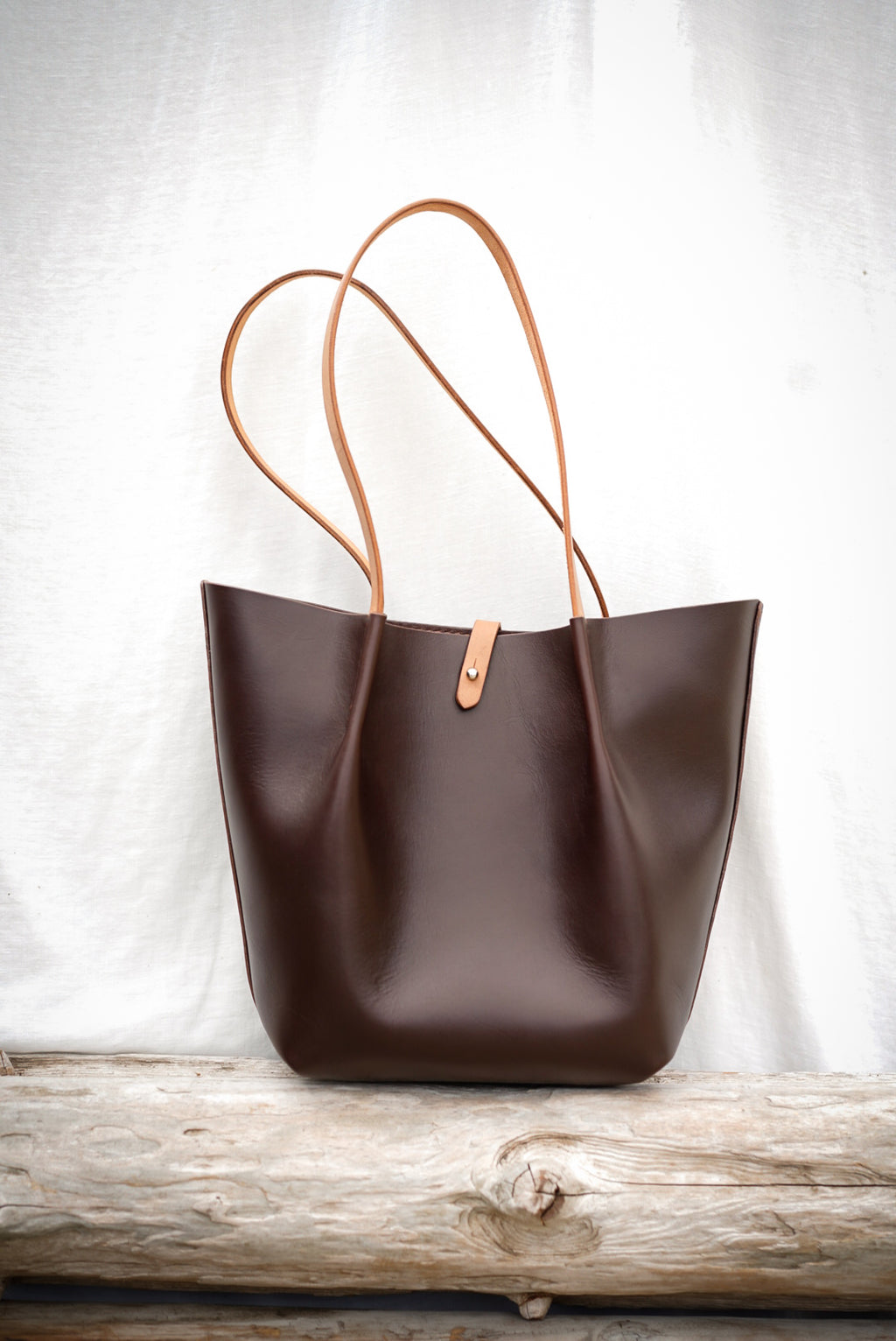 Close Friends Tote ~ Sm Espresso