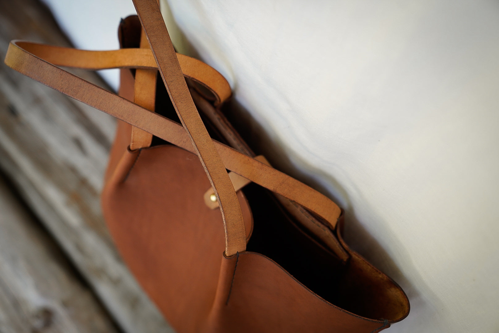 Close Friends Tote ~ Sm W&C Light Brown Skirting Leather