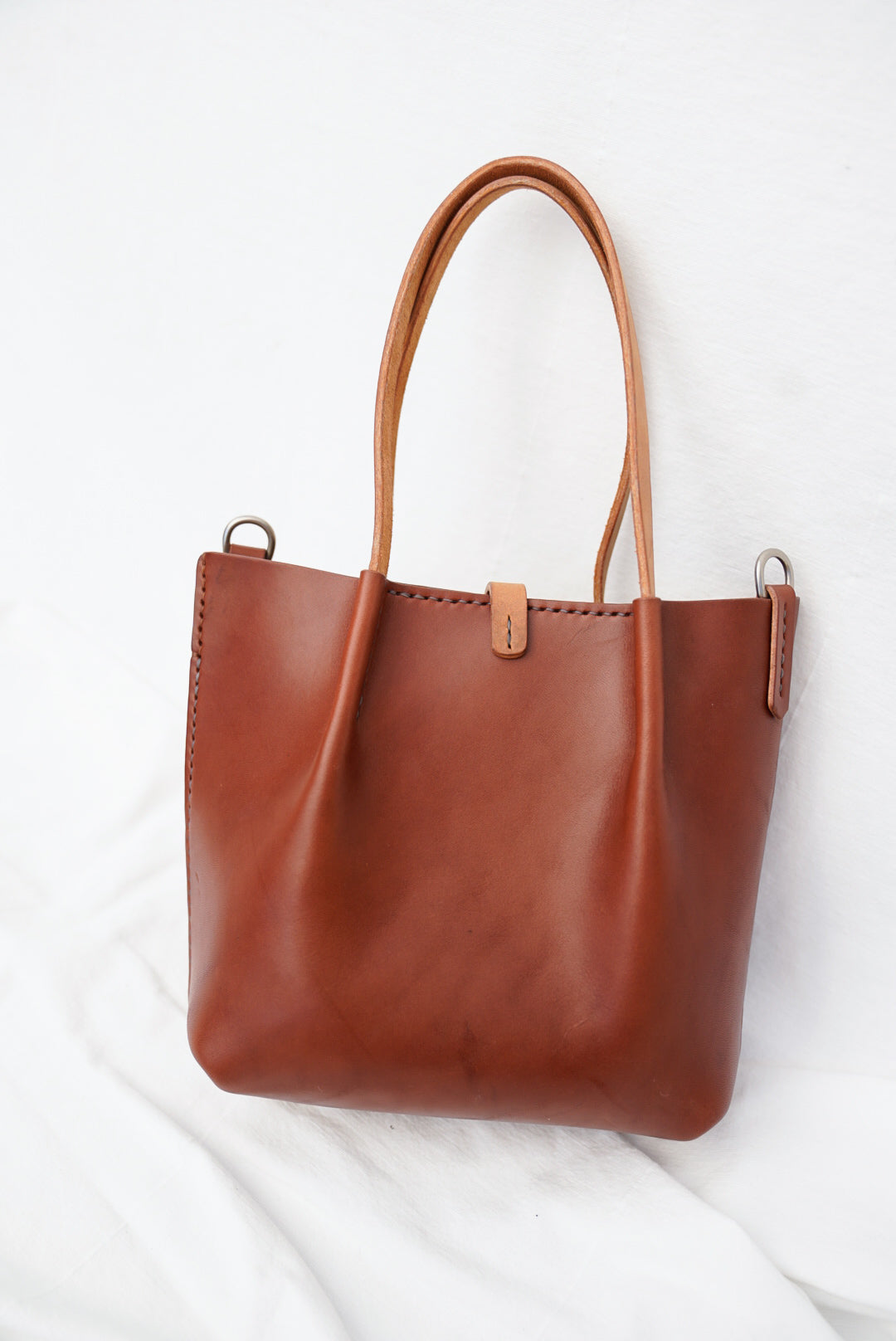 Close Friends Tote 8" ~ Medium Brown Bridle Leather with Contrast Straps