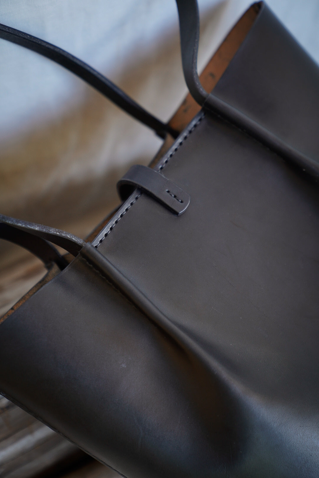 Close Friends Tote ~ Sm W&C Black Skirting Leather