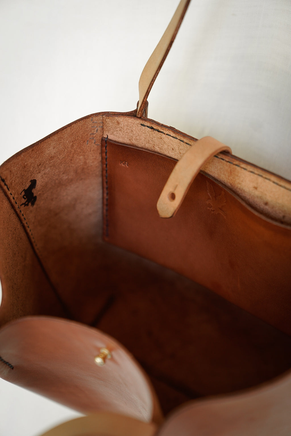 Close Friends Tote ~ Sm W&C Light Brown Skirting Leather