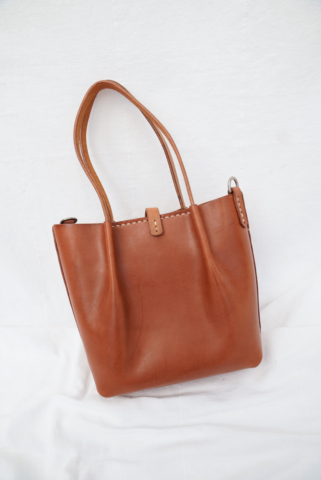 Close Friends Tote 8" ~ Brown Skirting Leather