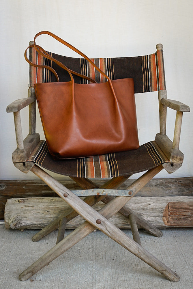 Close Friends Tote ~ W&C Skirting Leather Brown