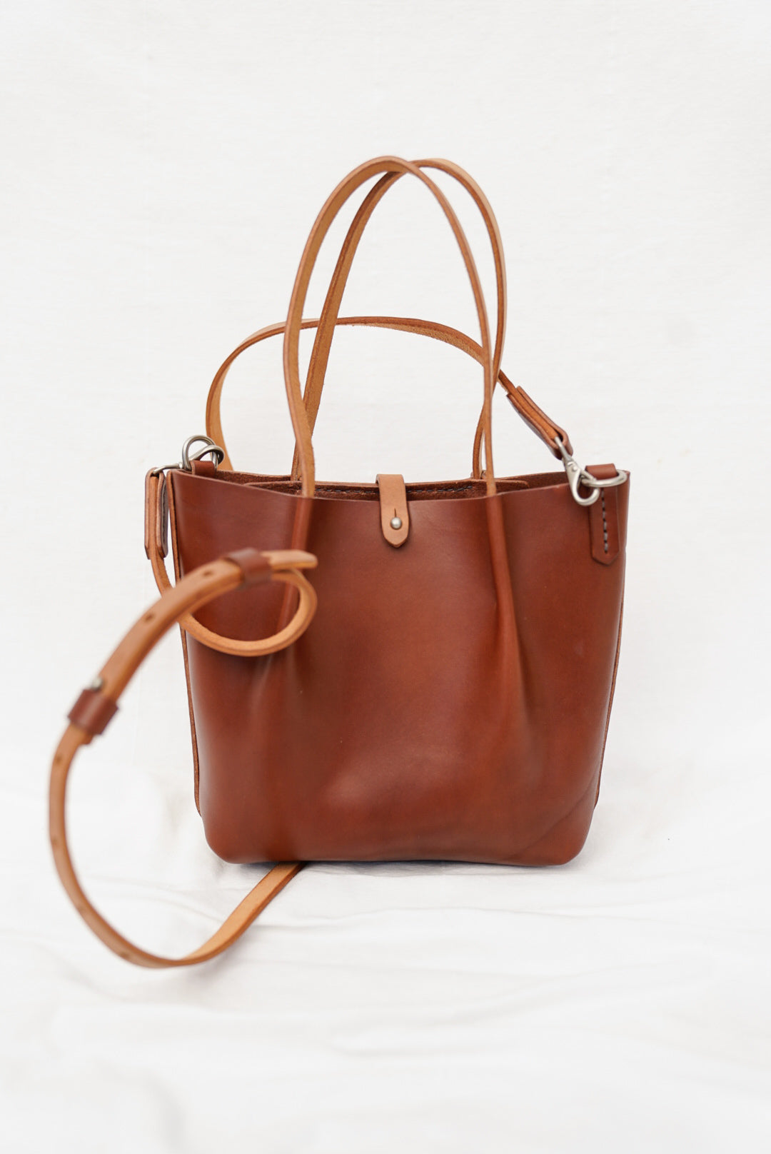 Close Friends Tote 8" ~ Medium Brown Bridle Leather with Contrast Straps