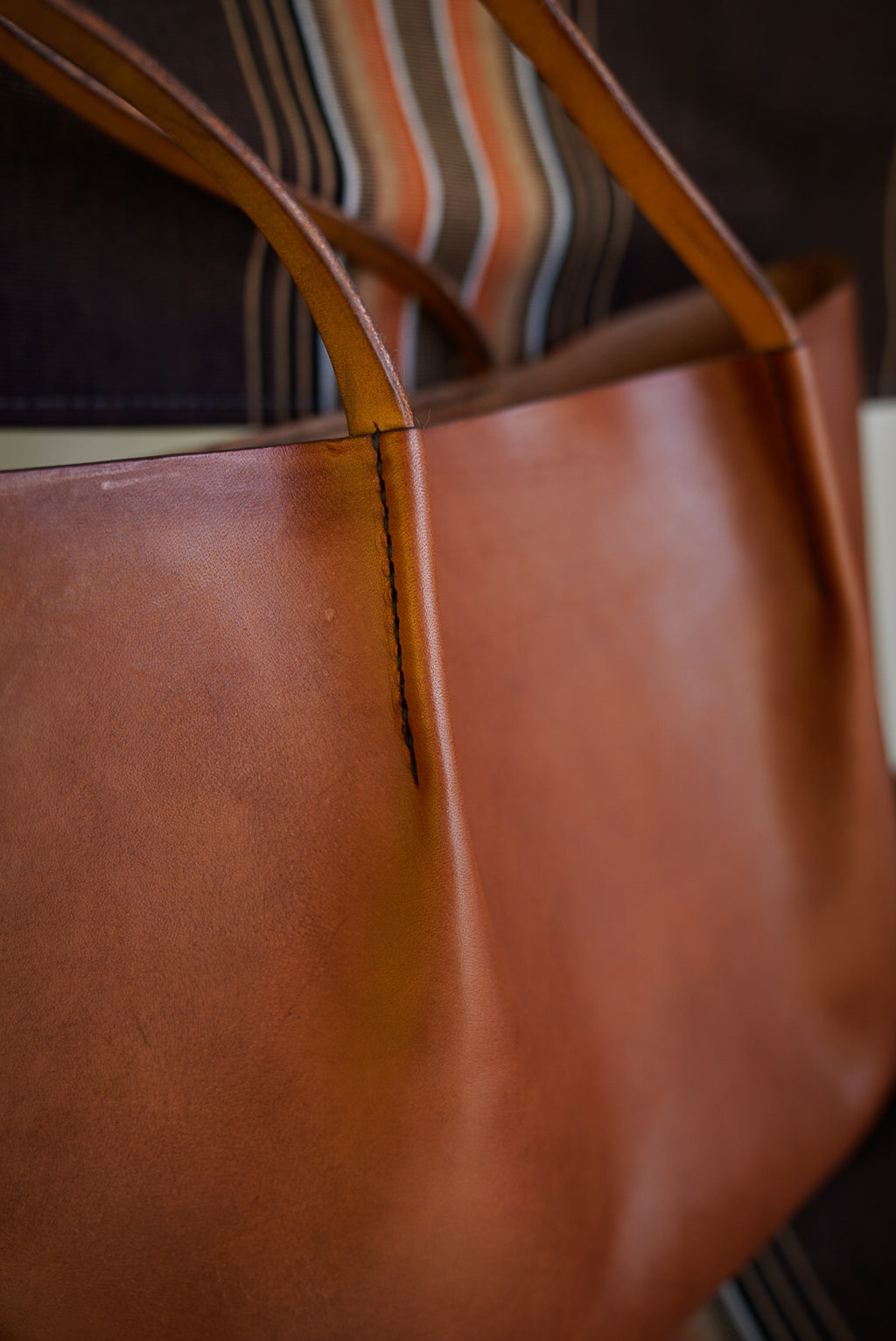 Close Friends Tote ~ W&C Skirting Leather Brown