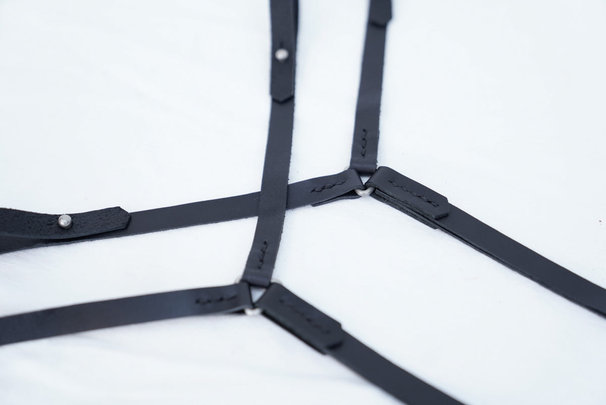 Triangle Tassels ~ Close Friends 8"