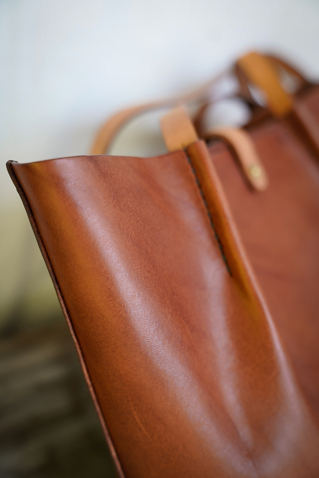 Close Friends Tote ~ Sm W&C Light Brown Skirting Leather