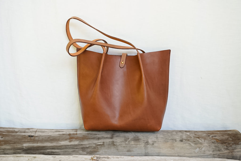 Close Friends Tote ~ Sm W&C Light Brown Skirting Leather