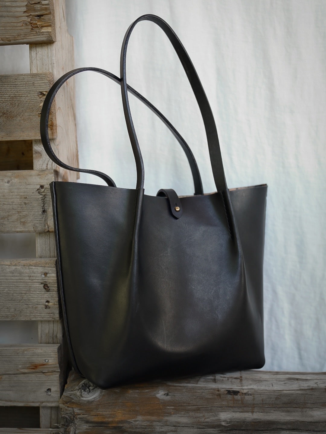 Close Friends Tote ~ Sm W&C Black Skirting Leather