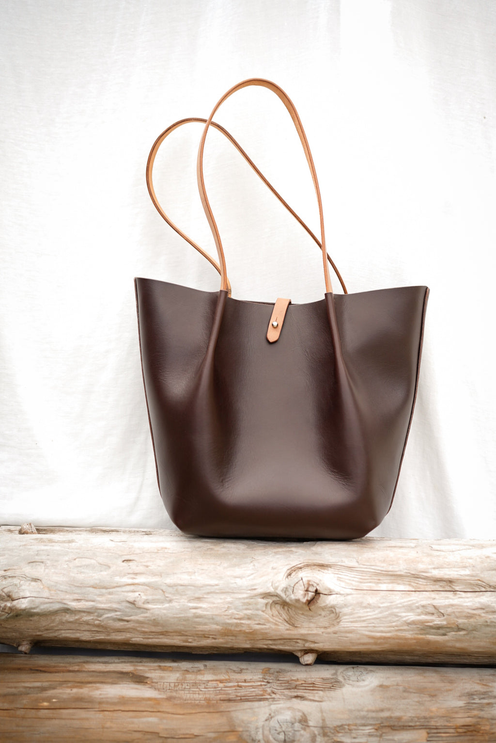 Close Friends Tote ~ Sm Espresso