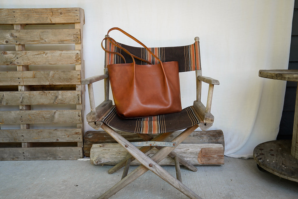 Close Friends Tote ~ W&C Skirting Leather Brown
