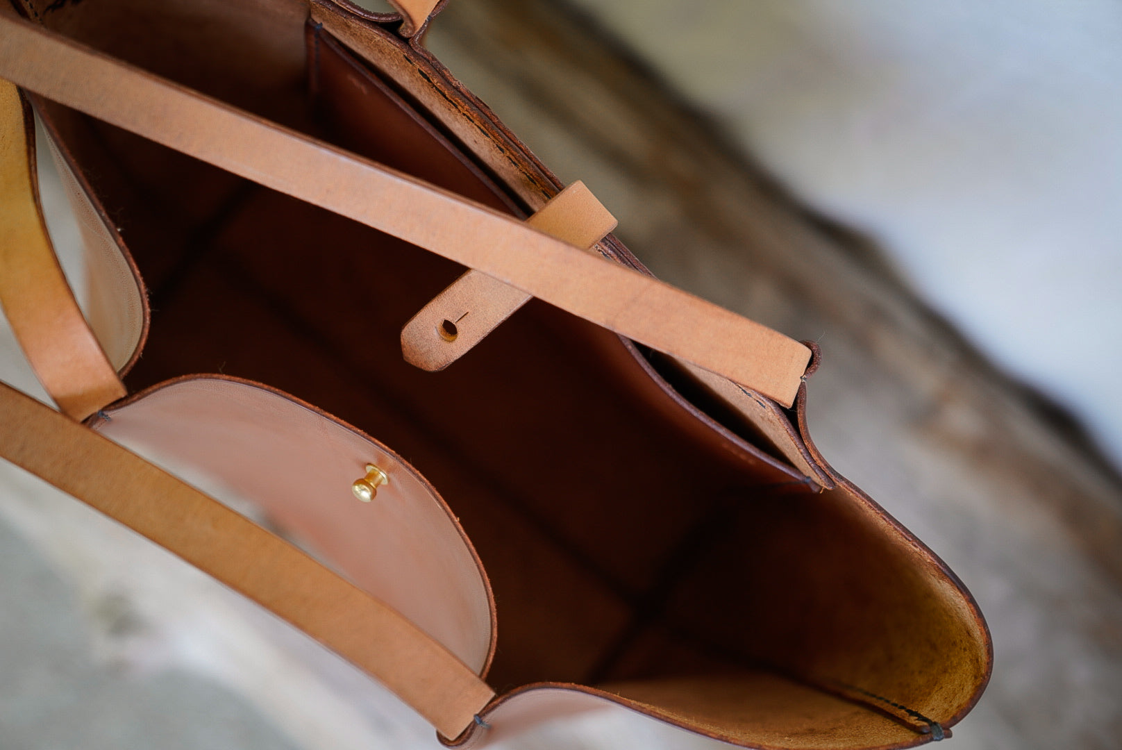 Close Friends Tote ~ Sm W&C Light Brown Skirting Leather