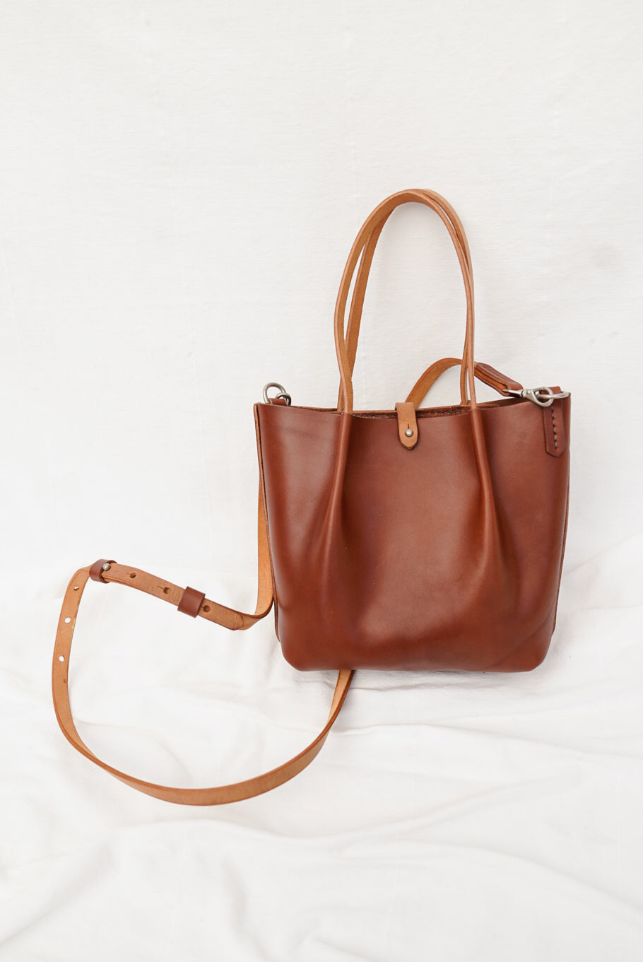 Close Friends Tote 8" ~ Medium Brown Bridle Leather with Contrast Straps